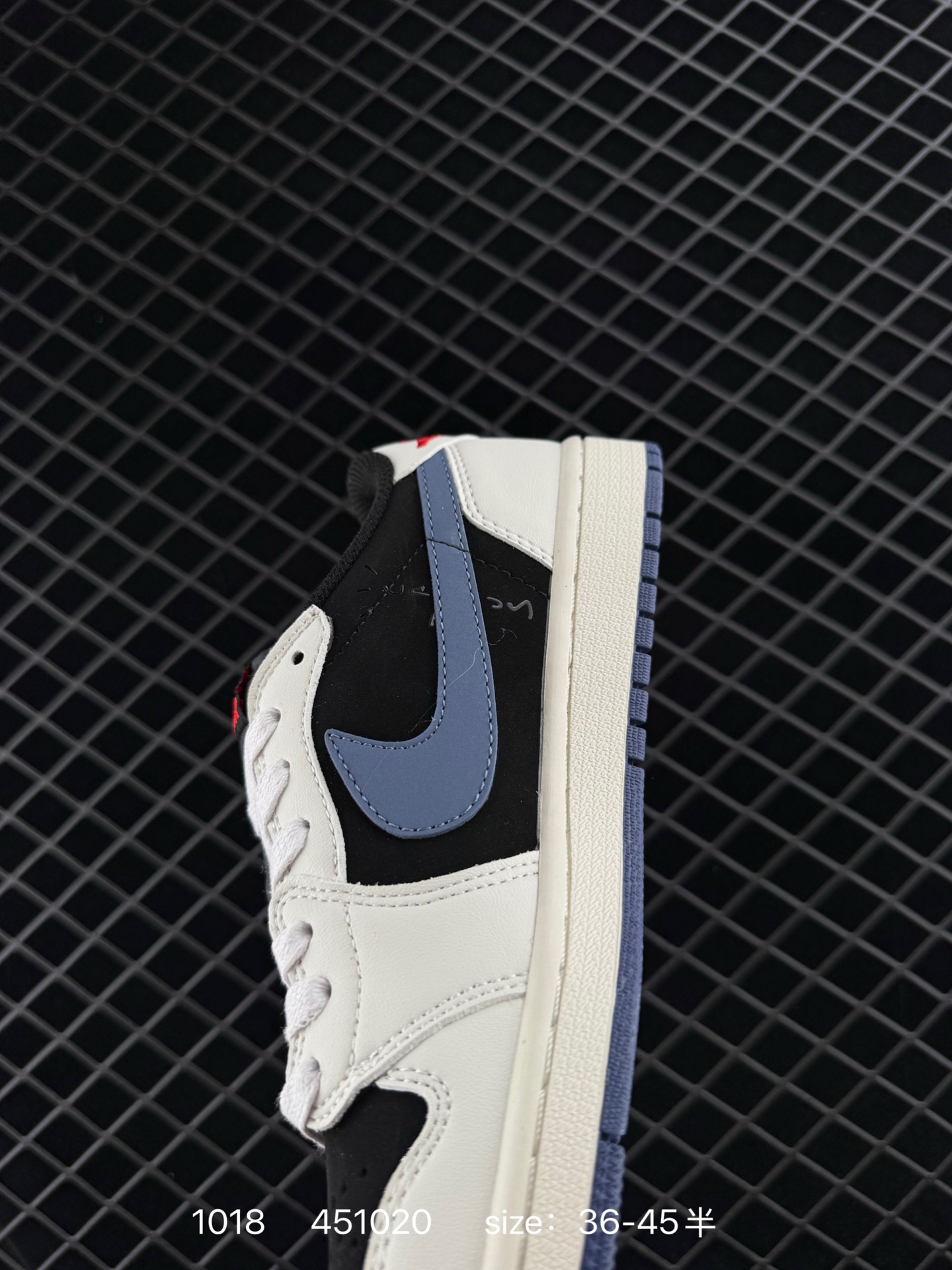 Travis Scott x Air Jordan 1 ” Reverse Mocha “